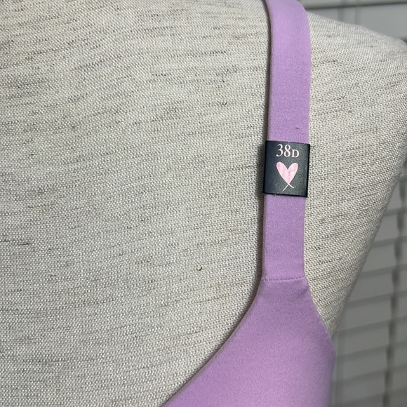 Victoria’s Secret Body by Victoria No-Wire Bra - Picture 2 of 7